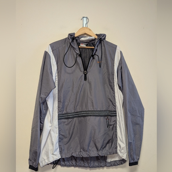 Nike Men’s Medium Gray & White Half Zip Hooded Windbreaker Pullover Jacket